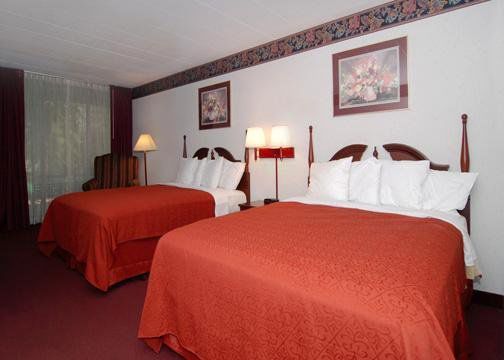 Fairbridge Inn & Suites Poconos Stroudsburg Room photo